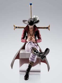 One Piece S.H.Figuarts Actionfigur Dracule Mihawk Hawkeye 17 cm