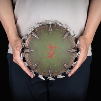 Doom: The Dark Ages Wand-Skulptur Shield Saw 25 x 25 cm