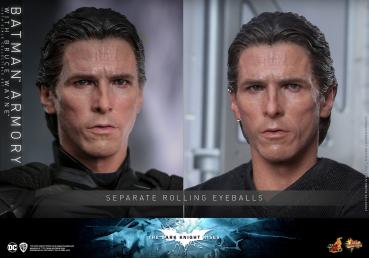 The Dark Knight Rises Movie Masterpiece Actionfigur & Diorama 1/6 Batman Armory with Bruce Wayne 30 cm