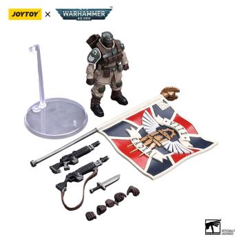 Warhammer 40k Actionfigur 1/18 Astra Militarum Cadian Command Squad Veteran with Regimental Standard 12 cm