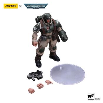 Warhammer 40k Actionfigur 1/18 Astra Militarum Cadian Command Squad Veteran Sergeant with Power Fist 12 cm