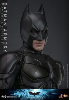The Dark Knight Movie Masterpiece Actionfigur & Diorama 1/6 Batman Armory with Bruce Wayne (2.0) 30 cm