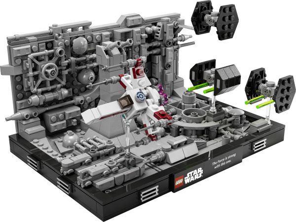 LEGO® Star Wars Death Star Trench Run Diorama 75329