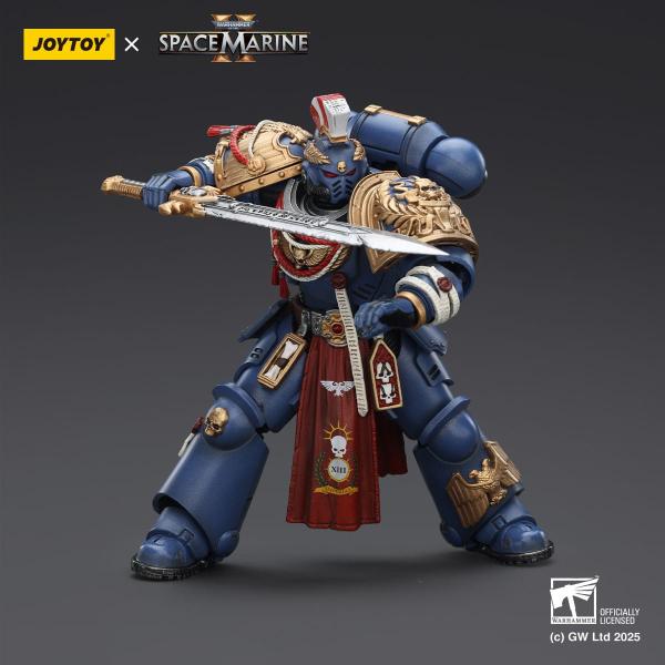 Warhammer 40,000: Space Marine 2 Actionfigur Ultramarines Relic Primus Armourwith Plasma Pistol and Combat Blade 13 cm
