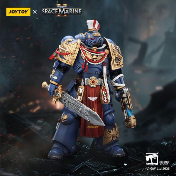 Warhammer 40,000: Space Marine 2 Actionfigur Ultramarines Relic Primus Armourwith Plasma Pistol and Combat Blade 13 cm